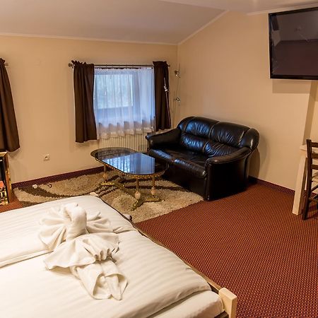 Zajazd Avangarda Wisznice Extérieur photo