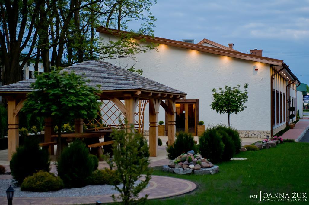 Zajazd Avangarda Wisznice Extérieur photo