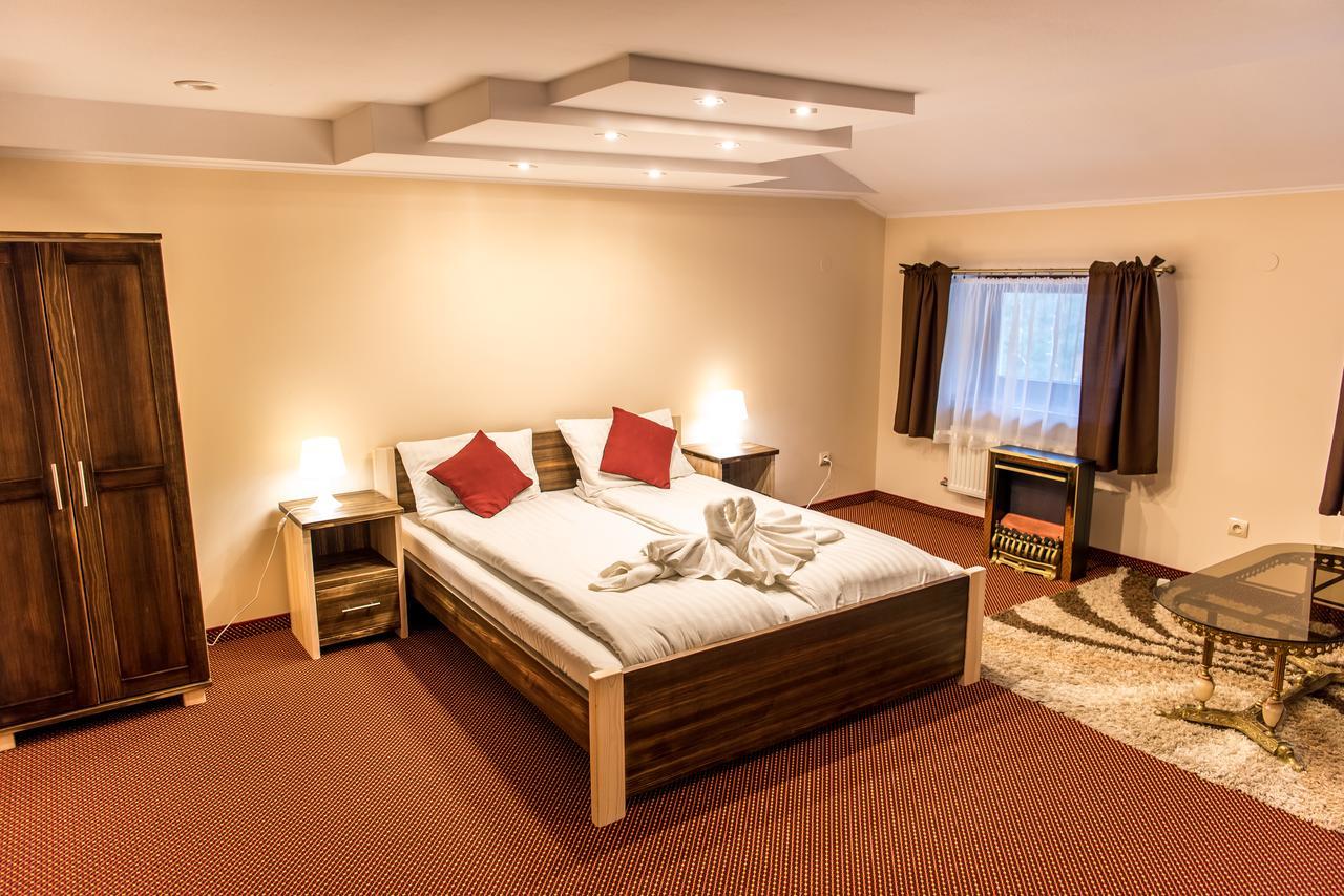 Zajazd Avangarda Wisznice Extérieur photo