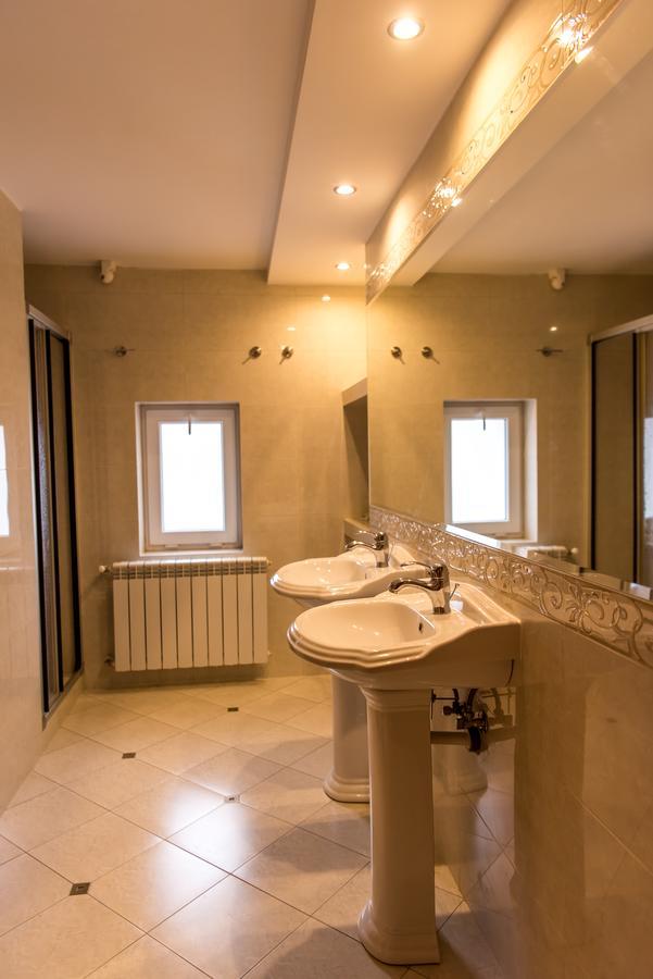 Zajazd Avangarda Wisznice Extérieur photo